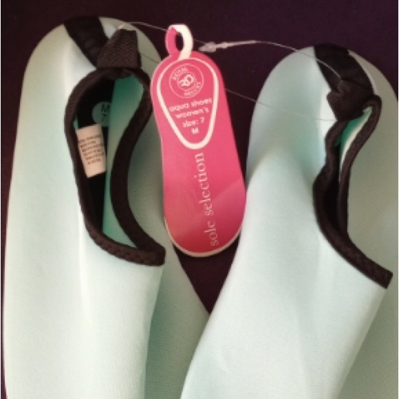 You don’t see them. But they see you. Water Shoes Woman’s. Their habitat - Picture 11 of 15